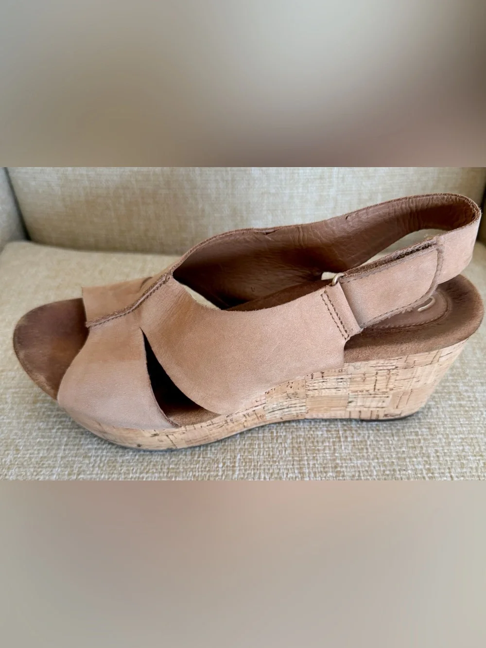 Clark’s Artisan Women’s Beige Tan Nude Leather Suede Cork Wedge Sandals 9M